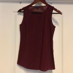 🌸Bundle sale 5 tops Banana Republic, BCBG🌸